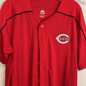 Cincinnati Reds Jersey.